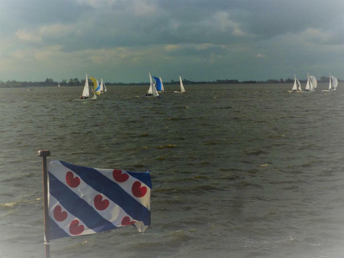 Vakantiehuisgalamadammen Met Ligplaats Boot Koudum Exteriör bild